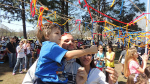 alumnos con sus familias